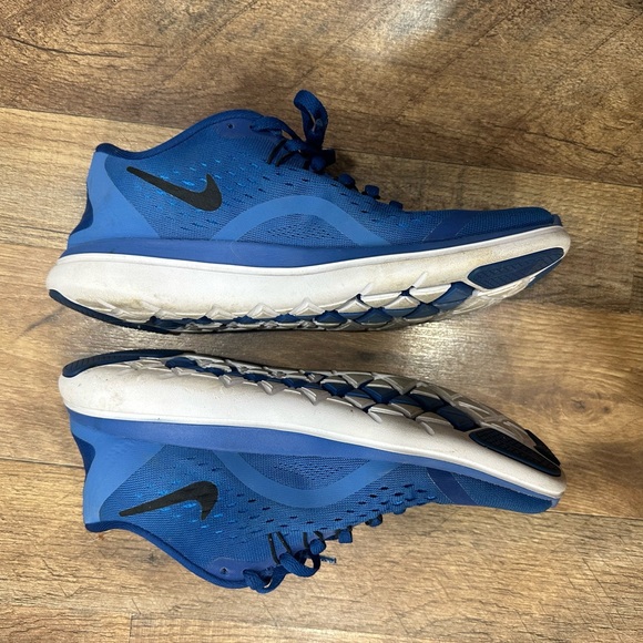 Nike FLEX 2017 RUN - Picture 3 of 6